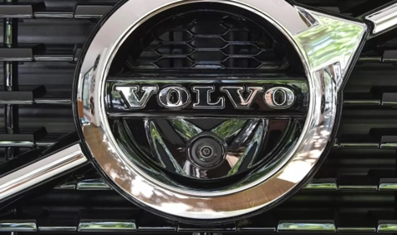 Volvo elektrikli araç üretimine geçme planlarını rafa kaldırdı